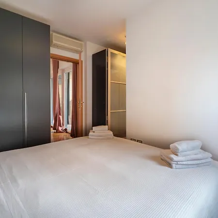 Apartment I Host - Trivulziana 3