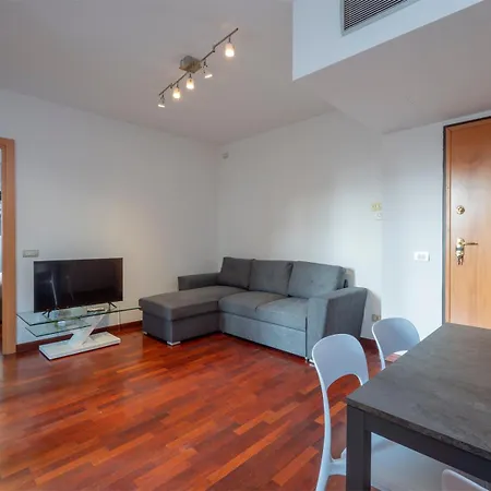 Apartmán I Host - Trivulziana 3 *